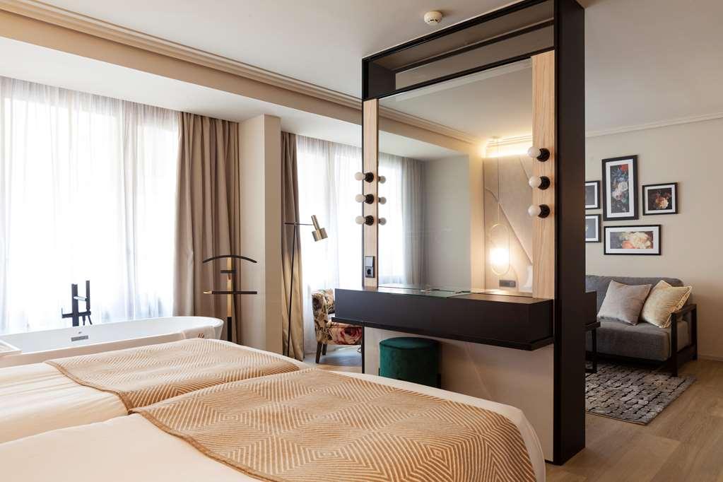 Nivia Born Boutique Hotel Palma de Mallorca Room photo